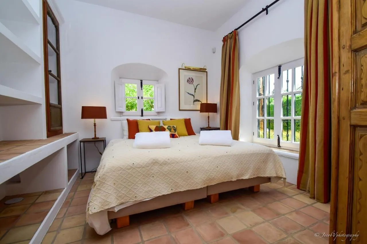 Spacious Andalusian-Inspired Villa With Scenic Views Marbellac Espagne
