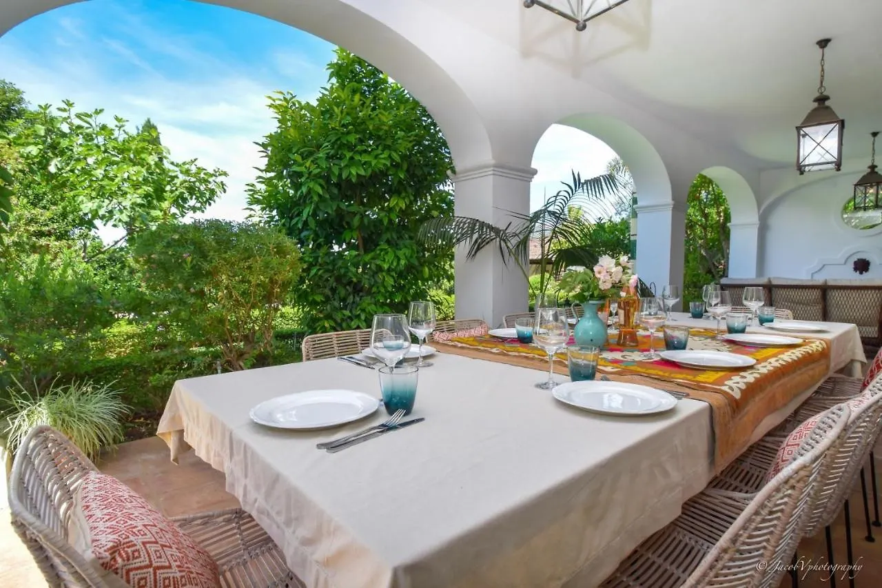 Spacious Andalusian-Inspired Villa With Scenic Views Marbella İspanya